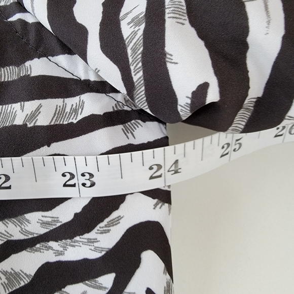 EUC threehearts Zebra Print Weather/Windproof Jacket Size Petite XL - Picture 6 of 8